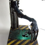 1986 Aliens Queen costume arm prop display