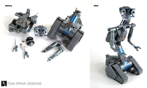 repair of screen used Johnny 5 Short Circuit 2 model miniature