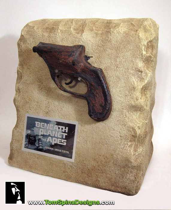 Beneath the Planet of the Apes prop Ursus gun display