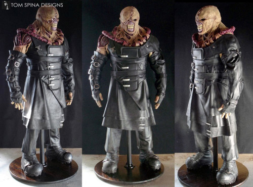 Resident Evil Nemesis movie costume display statue