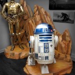 Side Show life sized star wars statues of See Threepio and Artoo Deetoo