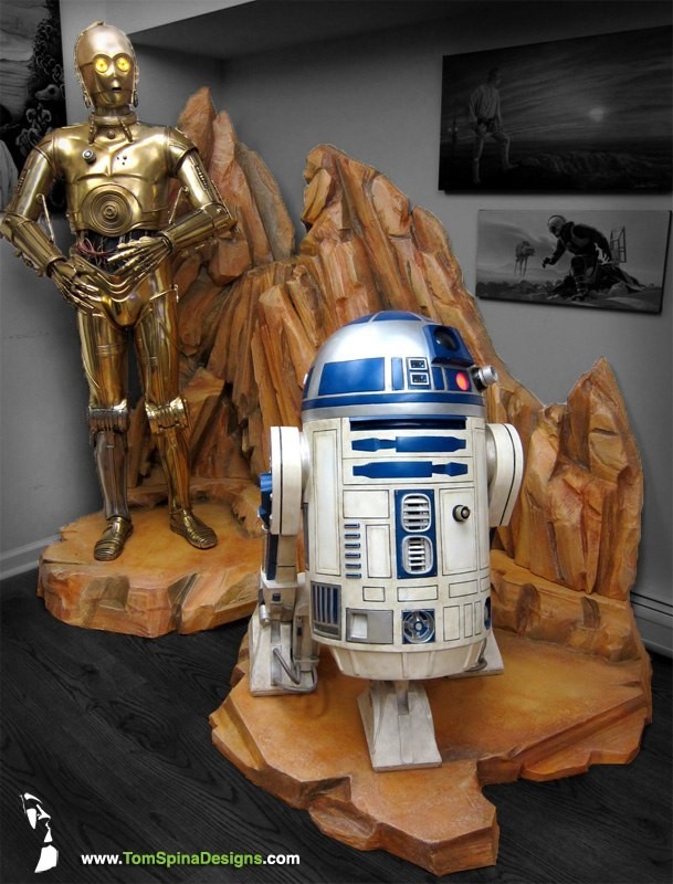 Side Show life sized star wars statues of See Threepio and Artoo Deetoo