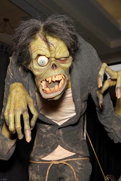 Hocus Pocus BIlly frankenstein statue