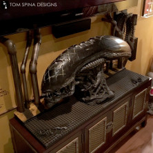 AVP Grid Alien mask movie prop display